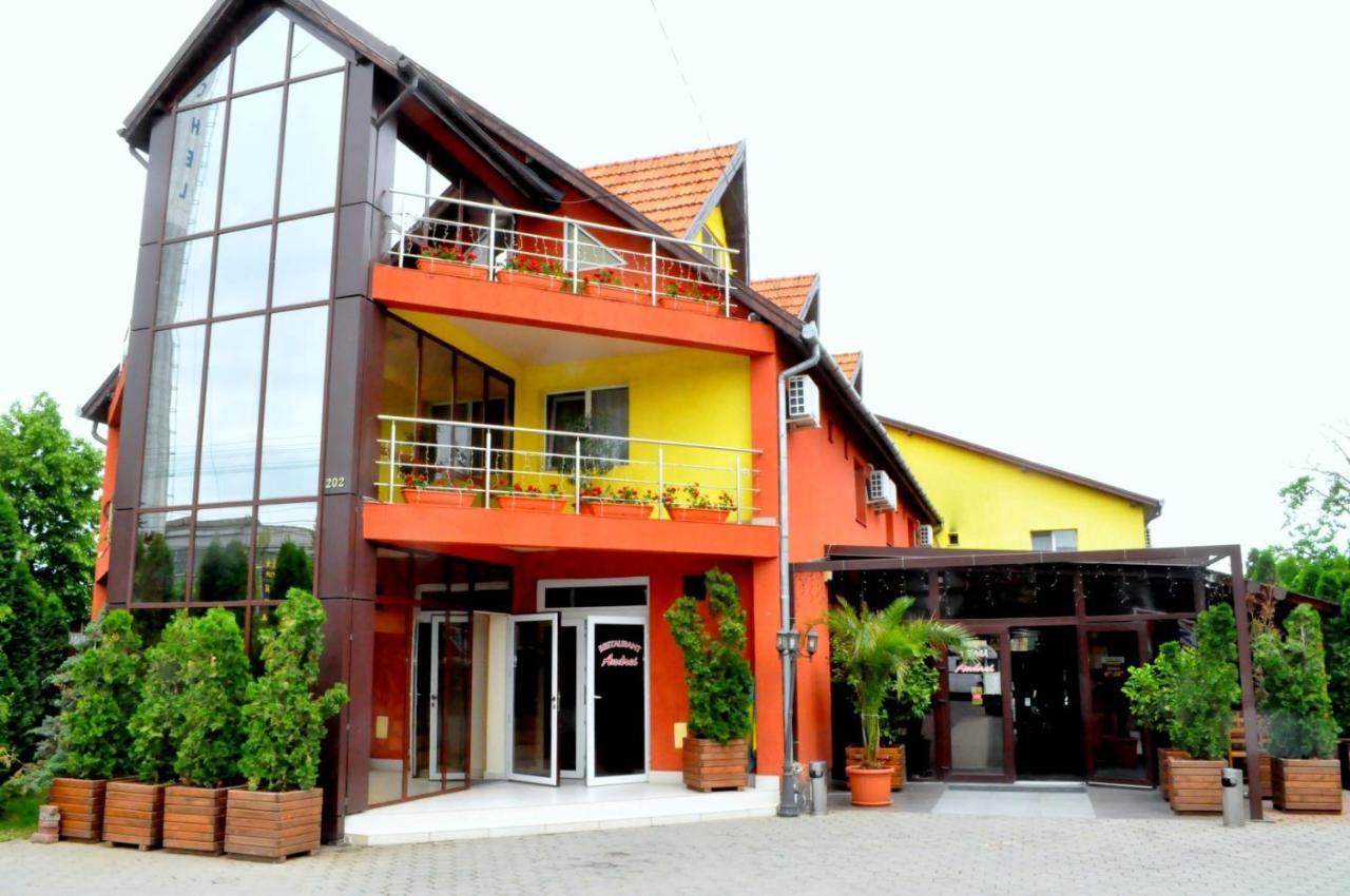 Hotel Andrei Cîmpia Turzii Exterior foto